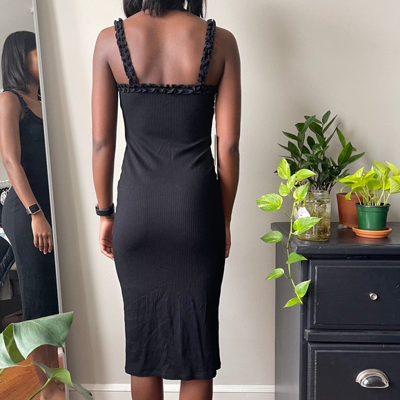 Aritzia Wilfred Free Halo Midi Dress 